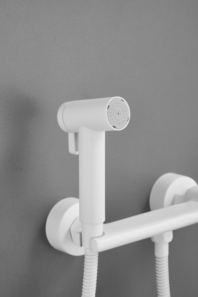 Смеситель с гигиеническим душем Haiba HB 5516-8